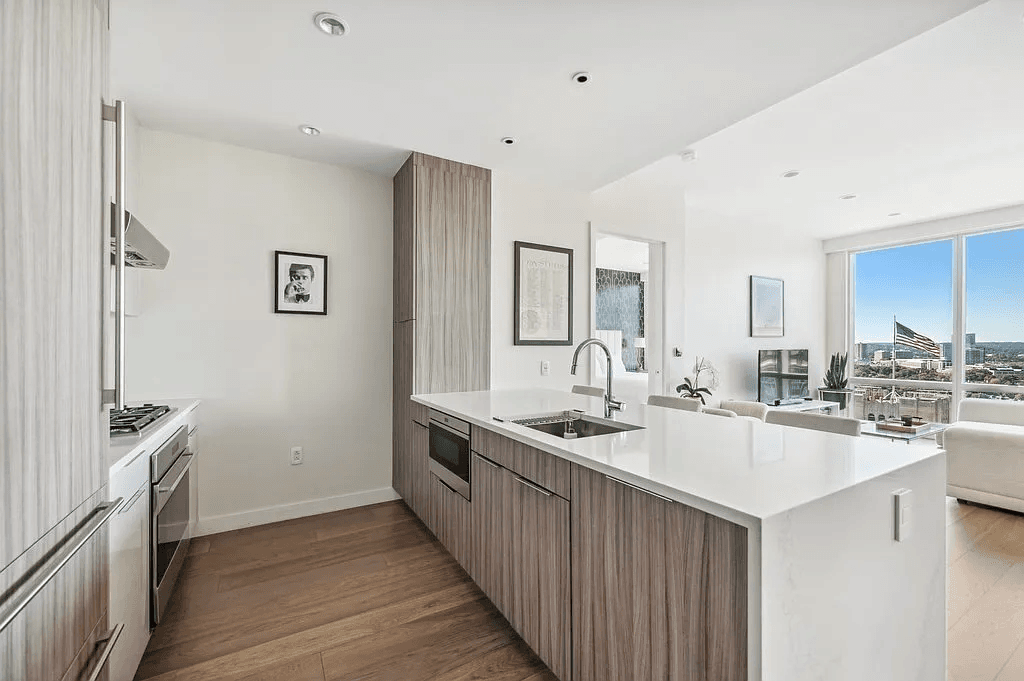 MODERN URBAN CONDO